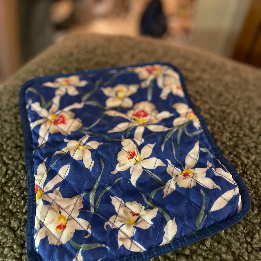 Floral travel case quilted‎ packable zipper bag jewelry makeup blue orchid style